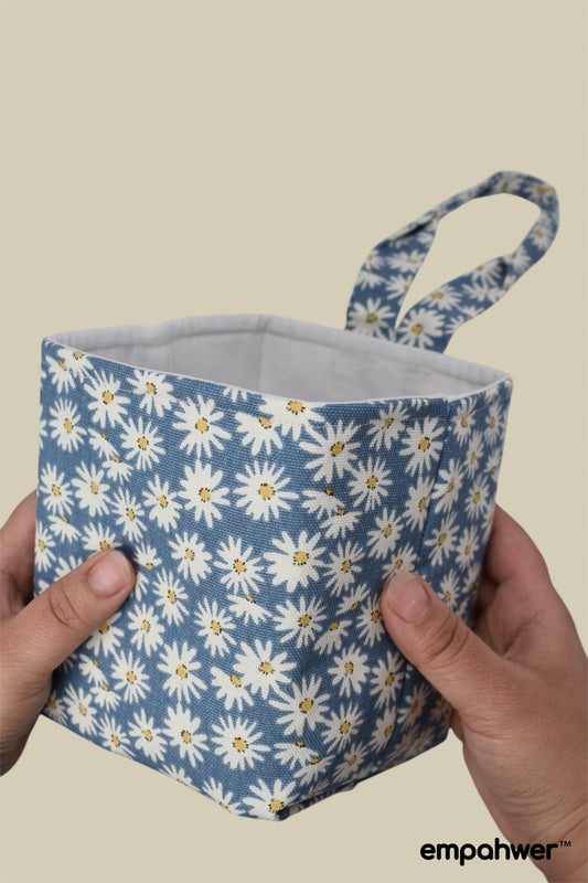 Daisy Patterned Tissue Box Holder with Hanging Loop